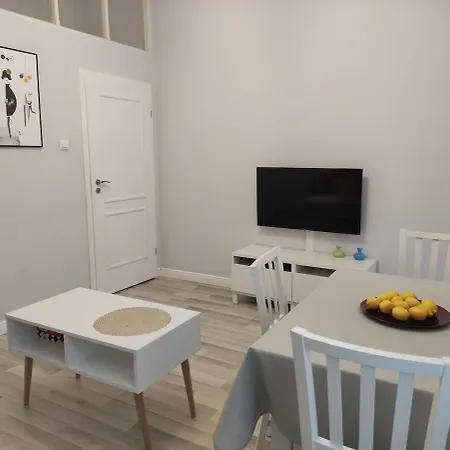 - Center! Διαμέρισμα *