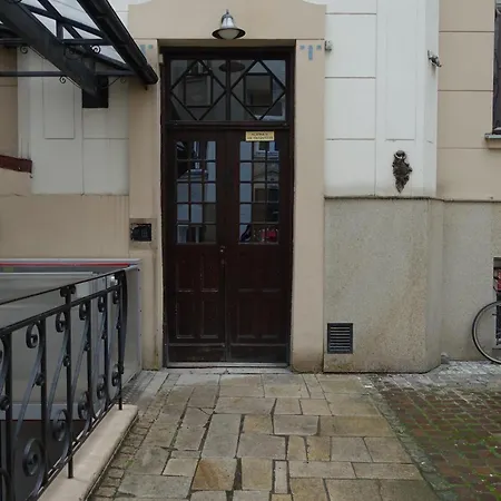 - Center! Βαρσοβία